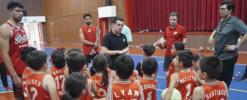 Clínica Deportiva de Básquetbol